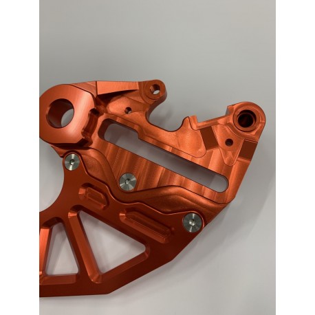 PROTECTOR DE DISCO DE FRENO TRASERO X-POWER HUSQVARNA TE/FE NARANJA.